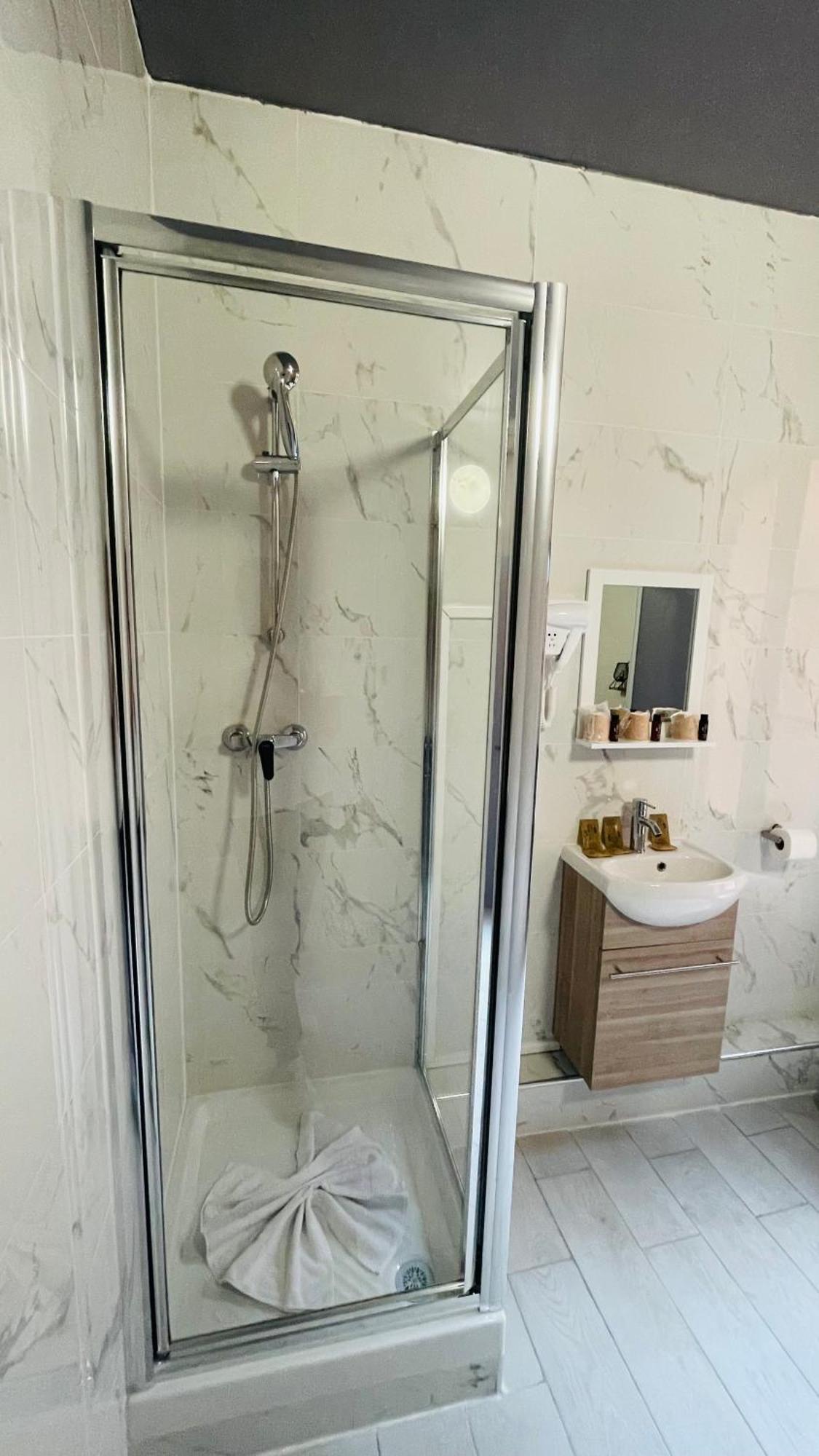 Hotel Louvain Paris Eksteriør billede